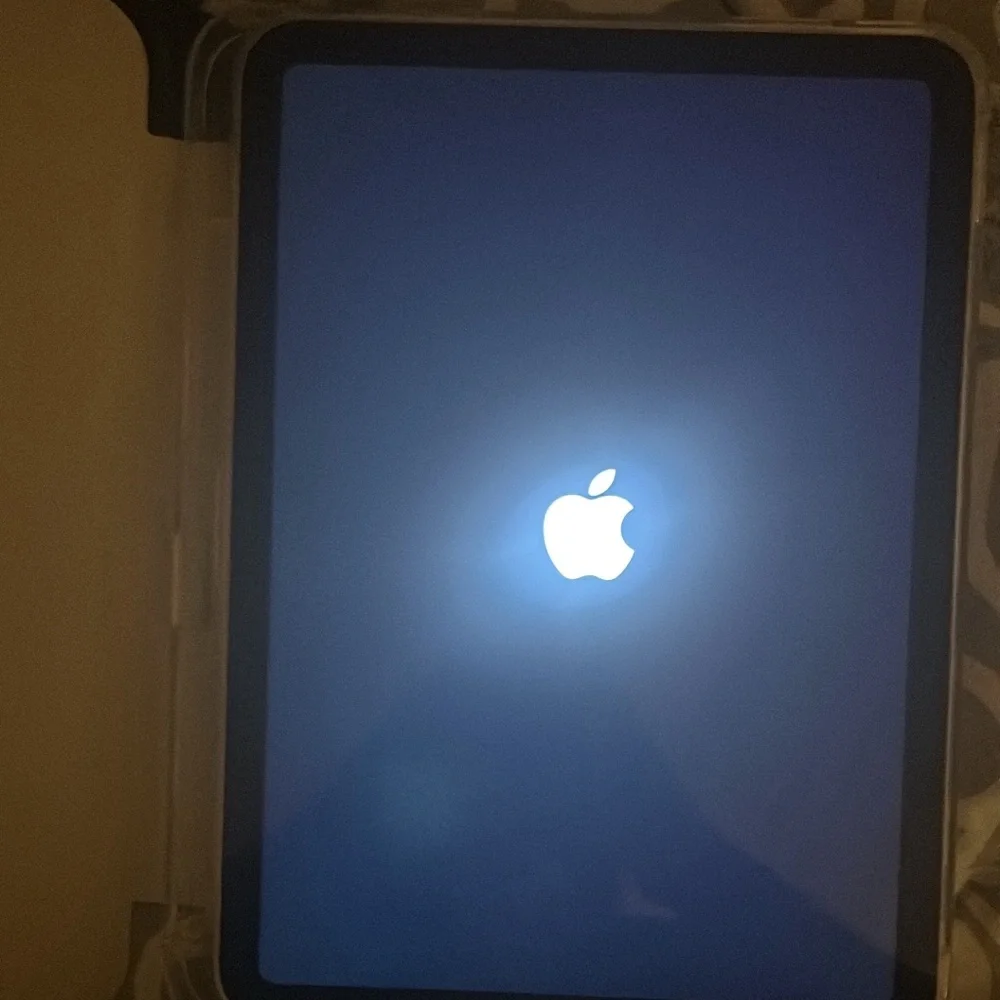 Yellow iPad 10 gen