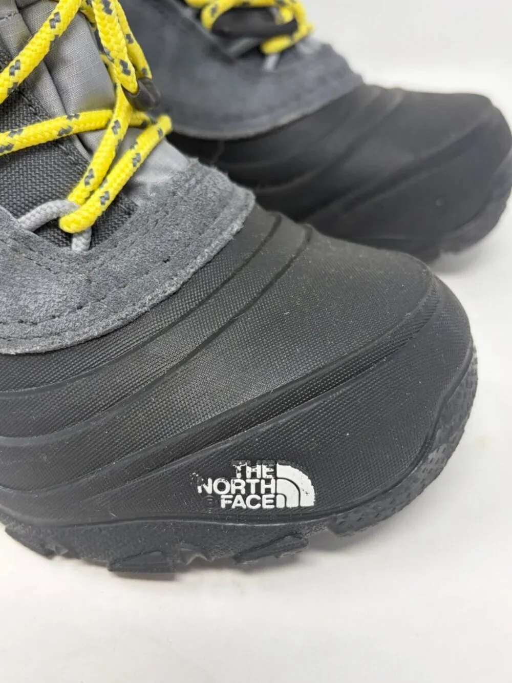 The North Face kids Alpenglow V snow boots 1 grey yellow boys