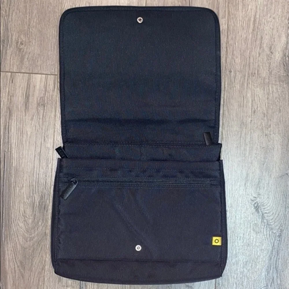 Scenic UNISEX Black Tablet Crossbody Messenger Bag