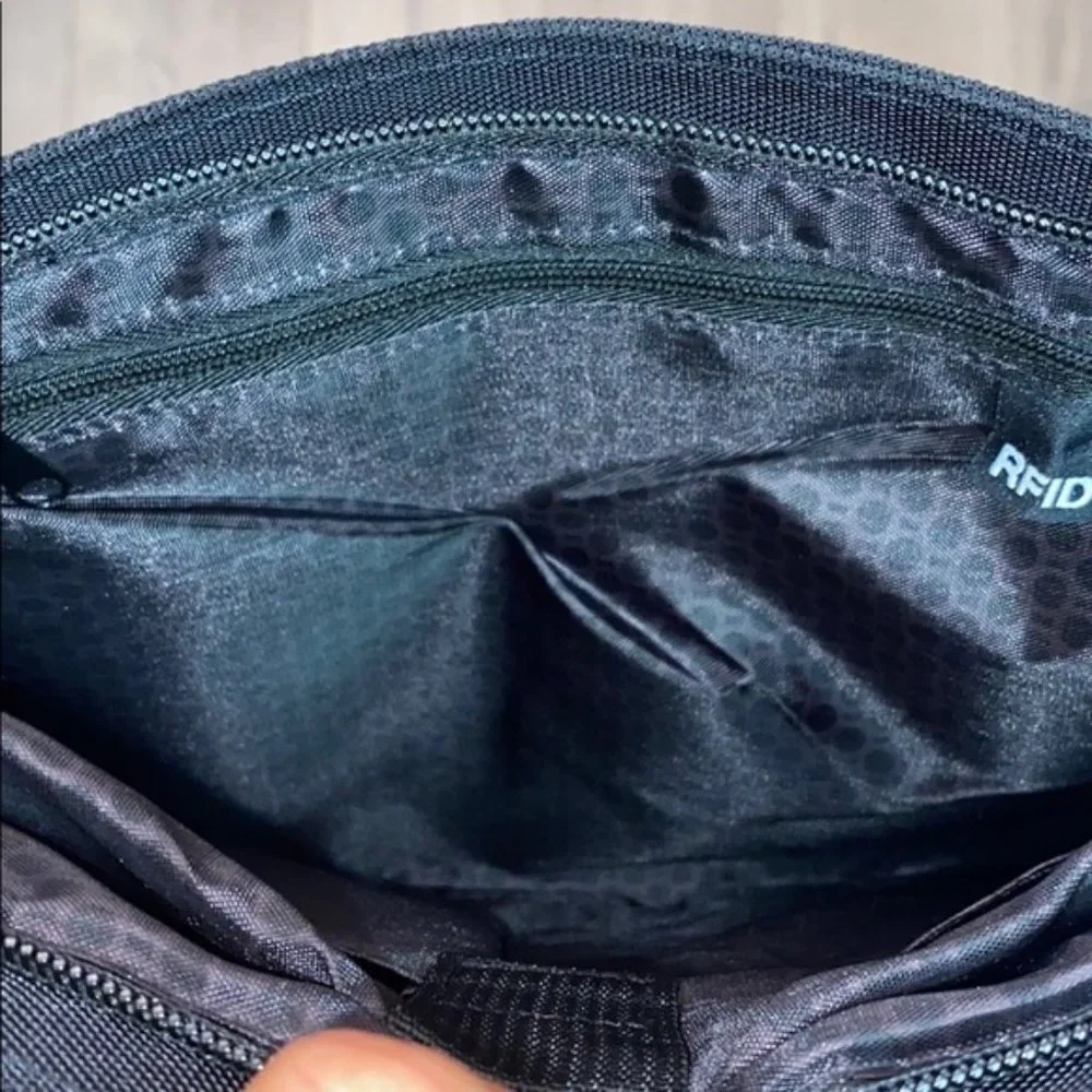 Scenic UNISEX Black Tablet Crossbody Messenger Bag