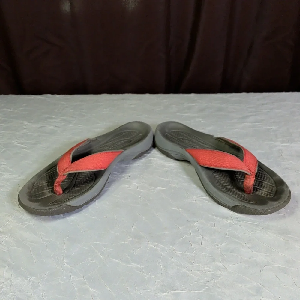 Keen Kona Flip Flops Womens Size 7.5 Sandals Thong Red Beachwear Slip On Travel