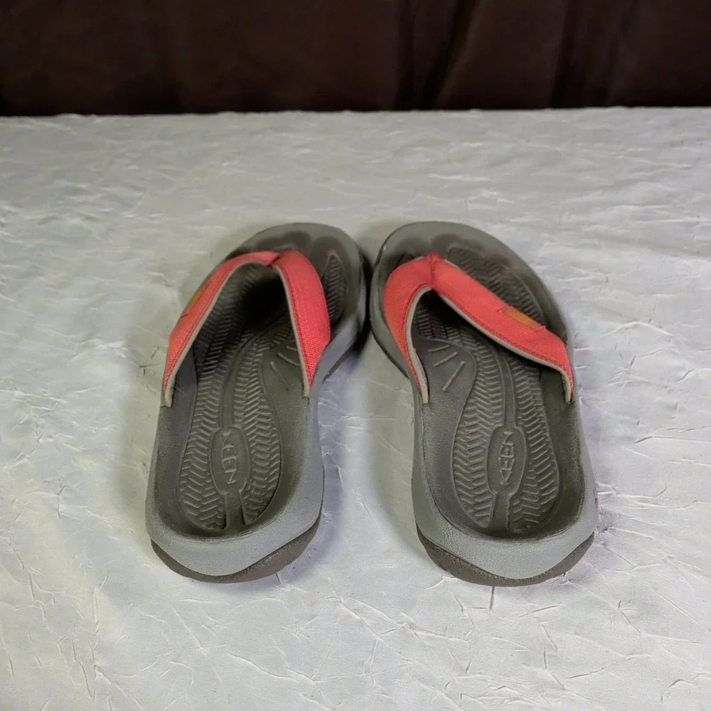 Keen Kona Flip Flops Womens Size 7.5 Sandals Thong Red Beachwear Slip On Travel