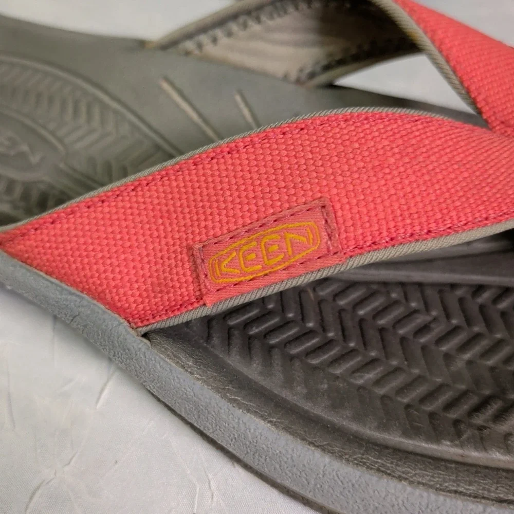 Keen Kona Flip Flops Womens Size 7.5 Sandals Thong Red Beachwear Slip On Travel