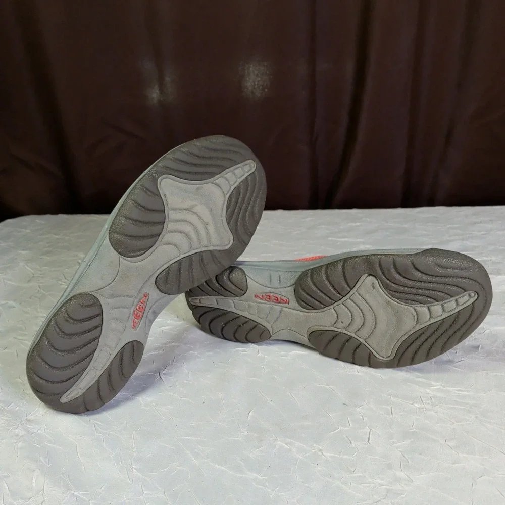 Keen Kona Flip Flops Womens Size 7.5 Sandals Thong Red Beachwear Slip On Travel