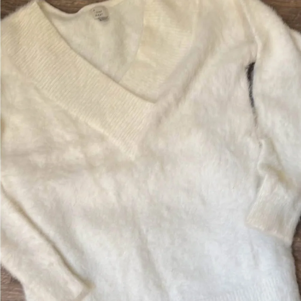 A new day Women's V-Neck Sweater in Cream
