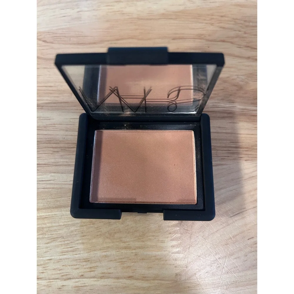 NARS Blush Women 0.16 oz Illicit 4079 Satin Peachy Nude Powder Compact New