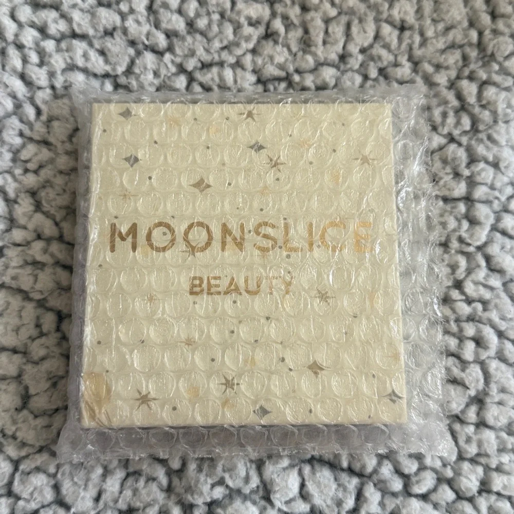 🆕NIB Moonslice Beauty Blushing Moon Blush Palette