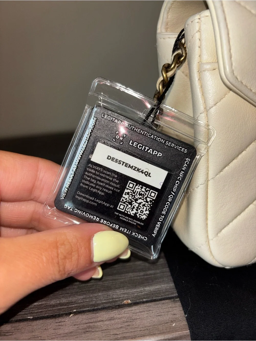 CHANEL White Chevron Leather Crossbody Bag with Burgundy Card Holder