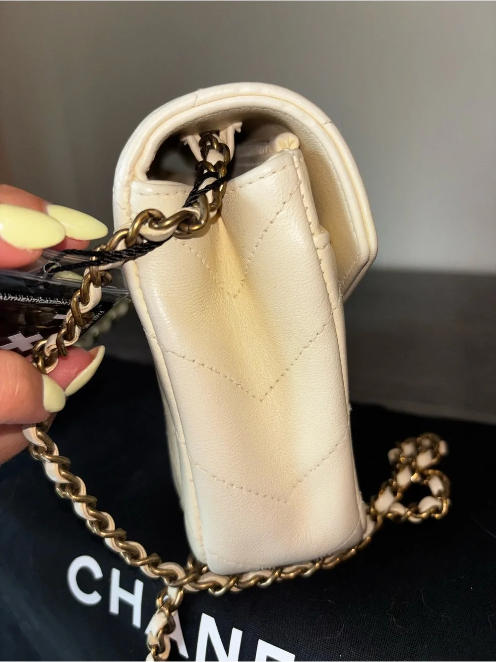 CHANEL White Chevron Leather Crossbody Bag with Burgundy Card Holder