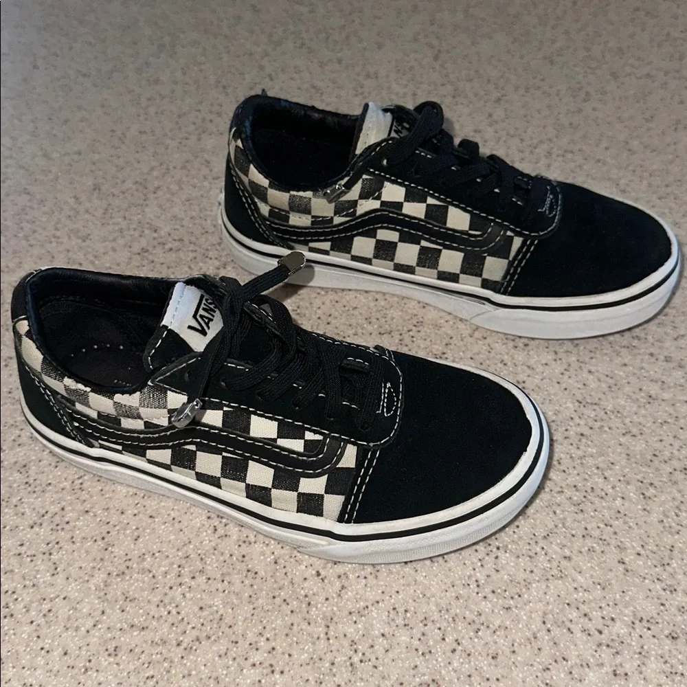 Vans Old Skool Checkerboard Skate Shoes kids size 13
