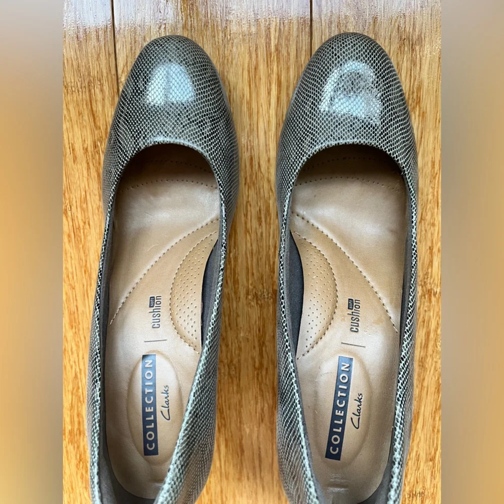 New Clarks Womens Artisan Ortho Cushion Pump 3'' Heel Faux Snake Skin Gray 7.5