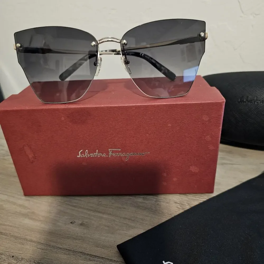 Salvatore Ferragamo SF223S Rimless Butterfly Sunglasses Rose Gold Gray Designer