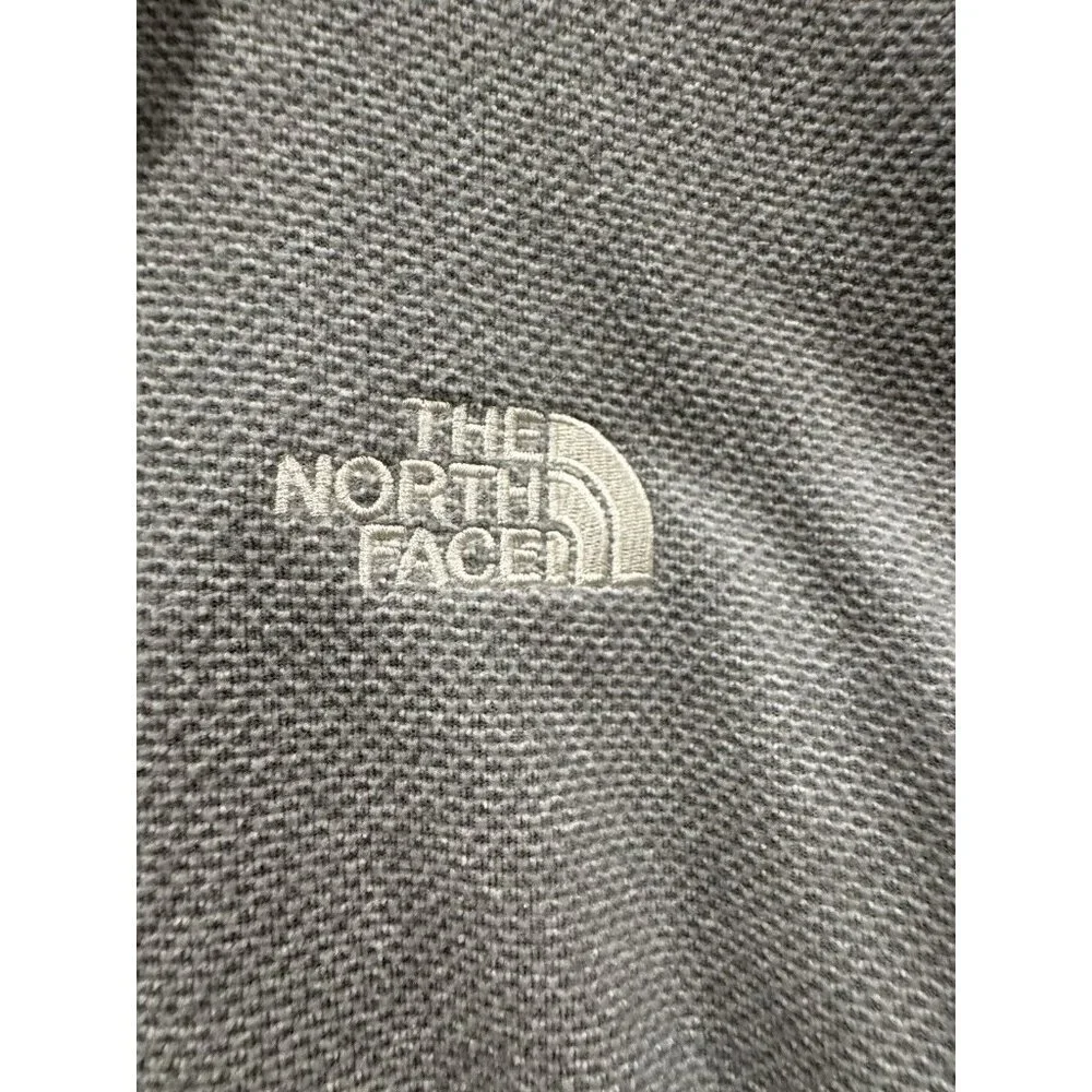 The North Face Men’s Textured Cap Rock 1/4 Zip Pullover Sweatshirt Gray Small