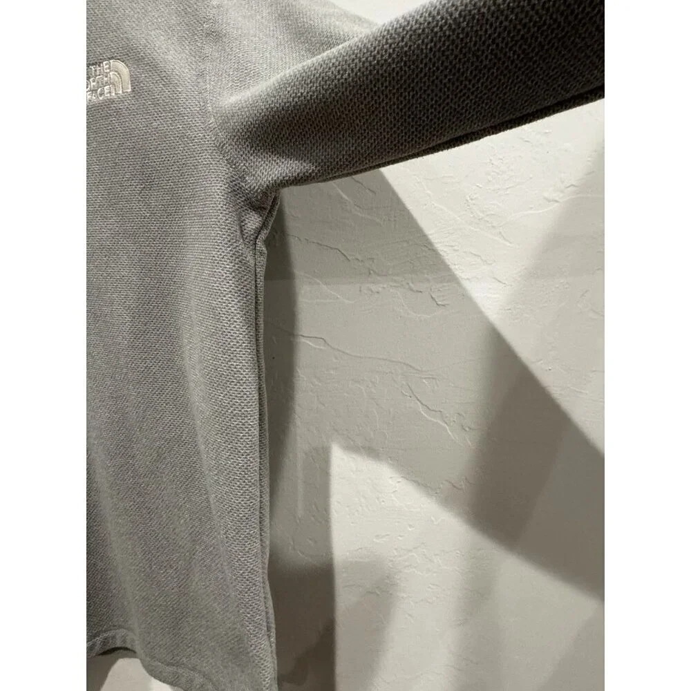 The North Face Men’s Textured Cap Rock 1/4 Zip Pullover Sweatshirt Gray Small