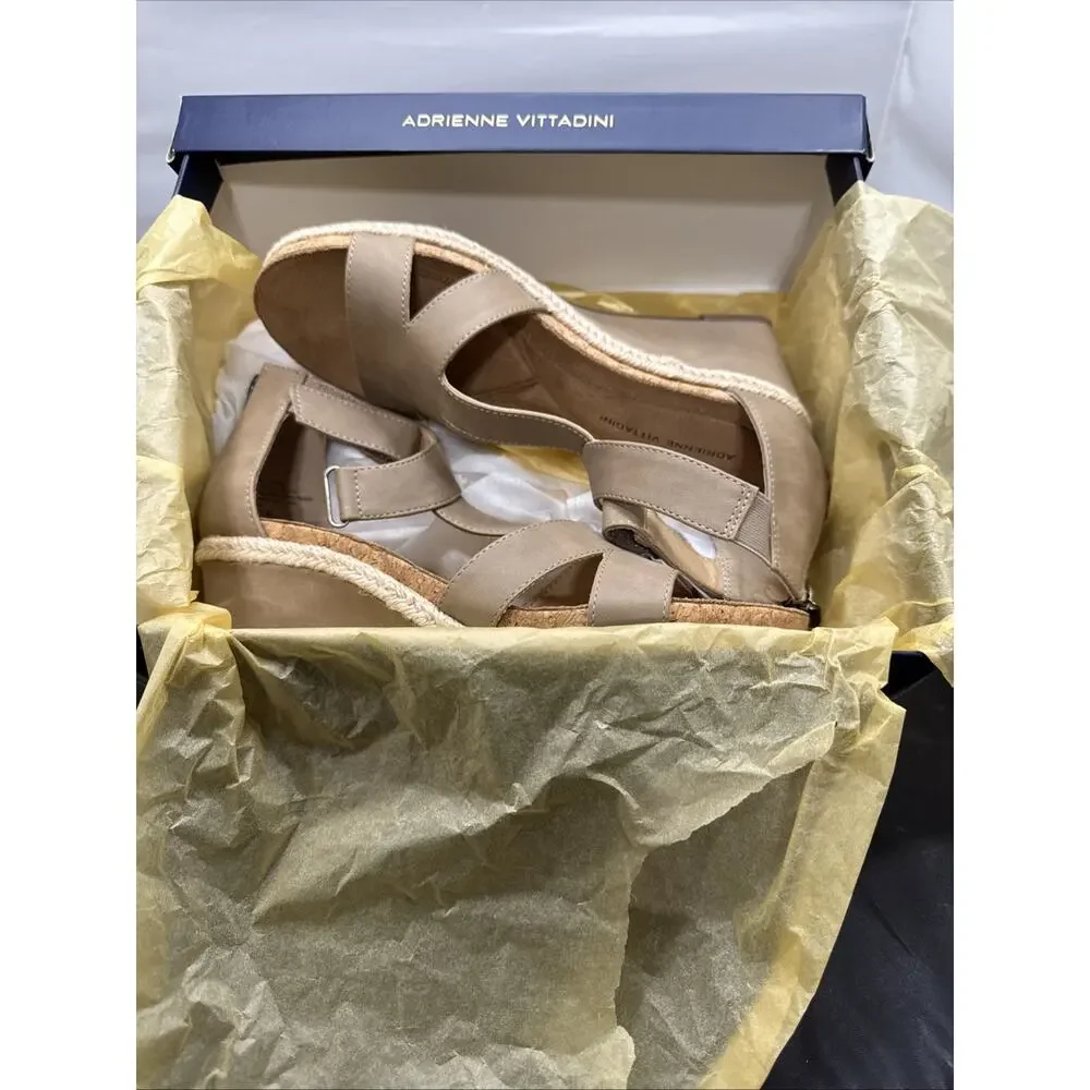 ADRIENNE VITTADINI TRIVIA Wedge Sandals Taupe Ankle Strap Women's Size 8.5 New