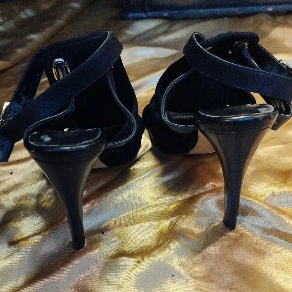 Isola Black Woven Straps Ankle Closure Heels