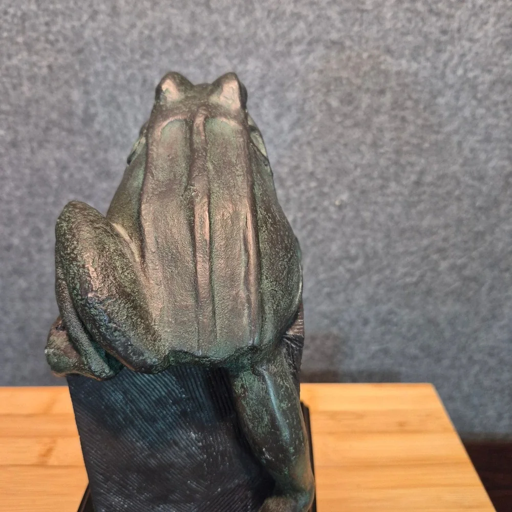 Vtg Molded Resin Frog Quartz Desk or Mantle Clock Cottage Swamp Cute Garden y2k