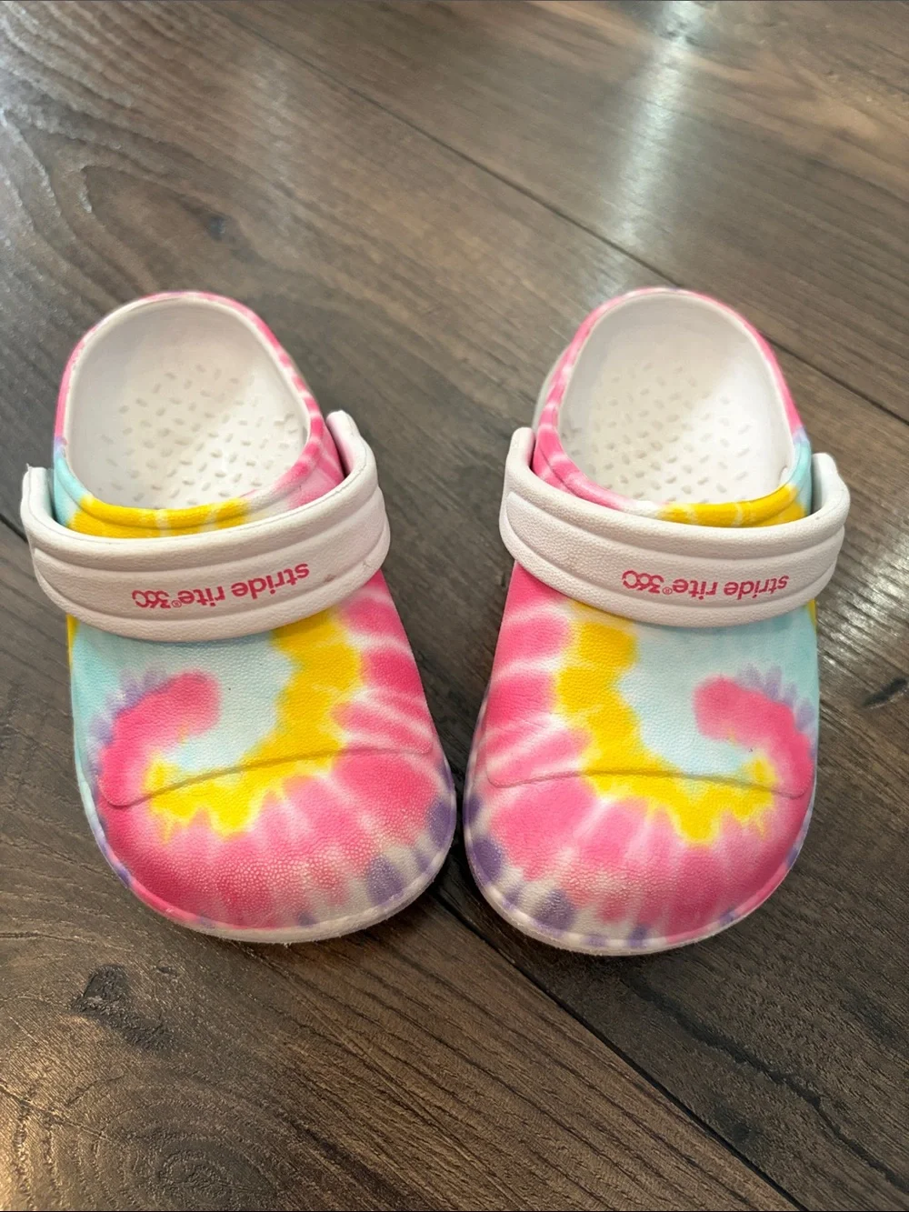 Girl's Stride Rite Water play croc style shoe - light up