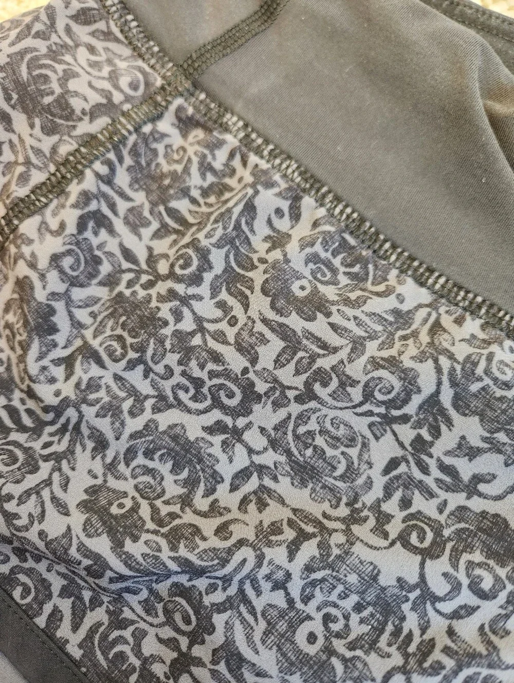 Lululemon Speed Short In Flossy Dark Carbon Black/Black Size 4