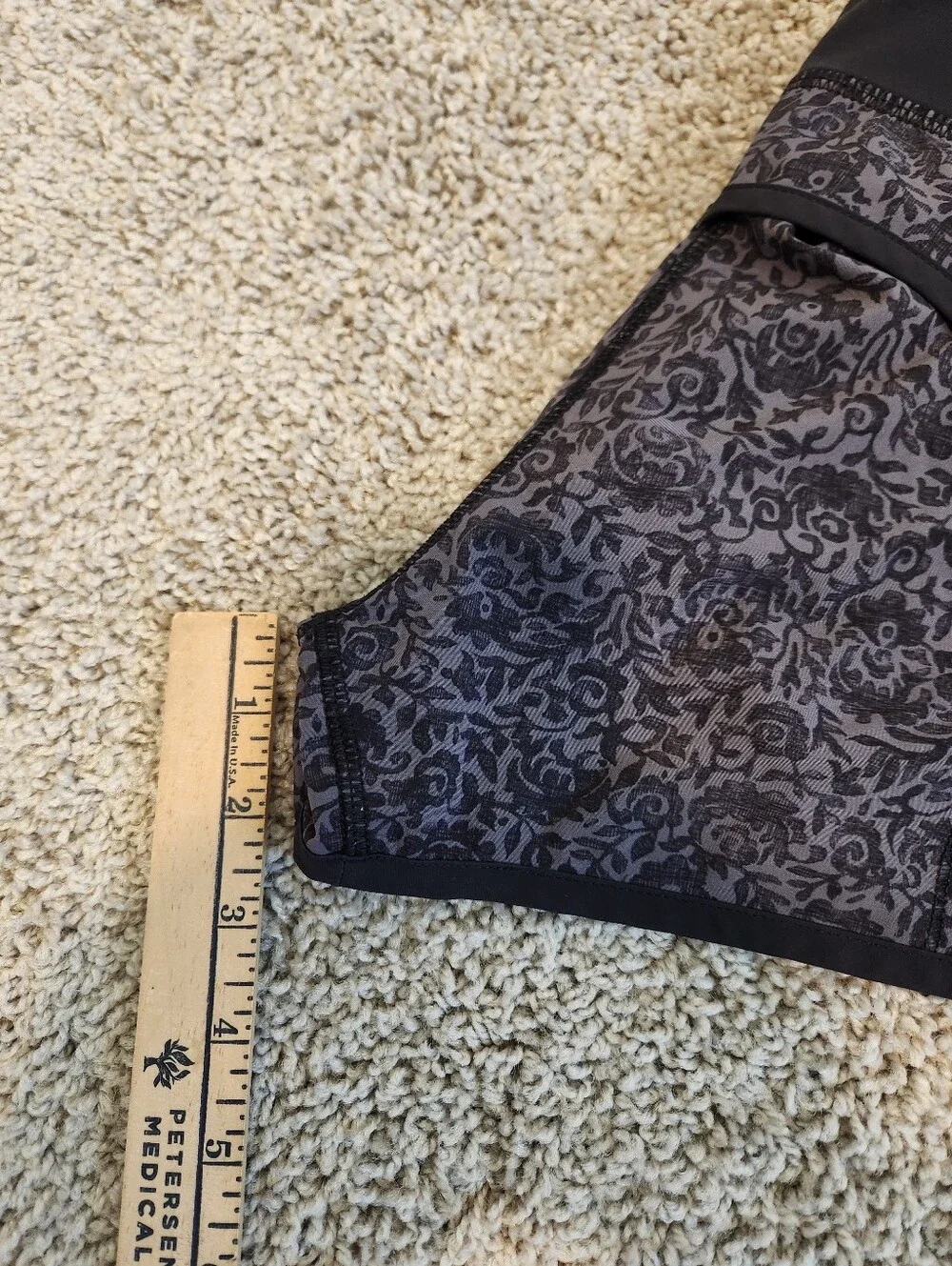 Lululemon Speed Short In Flossy Dark Carbon Black/Black Size 4