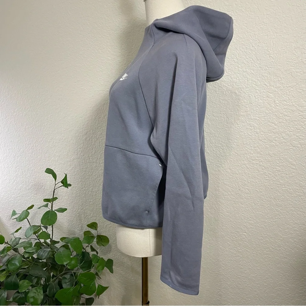 Nike Women’s Fleece Hoodie – Size M ✨