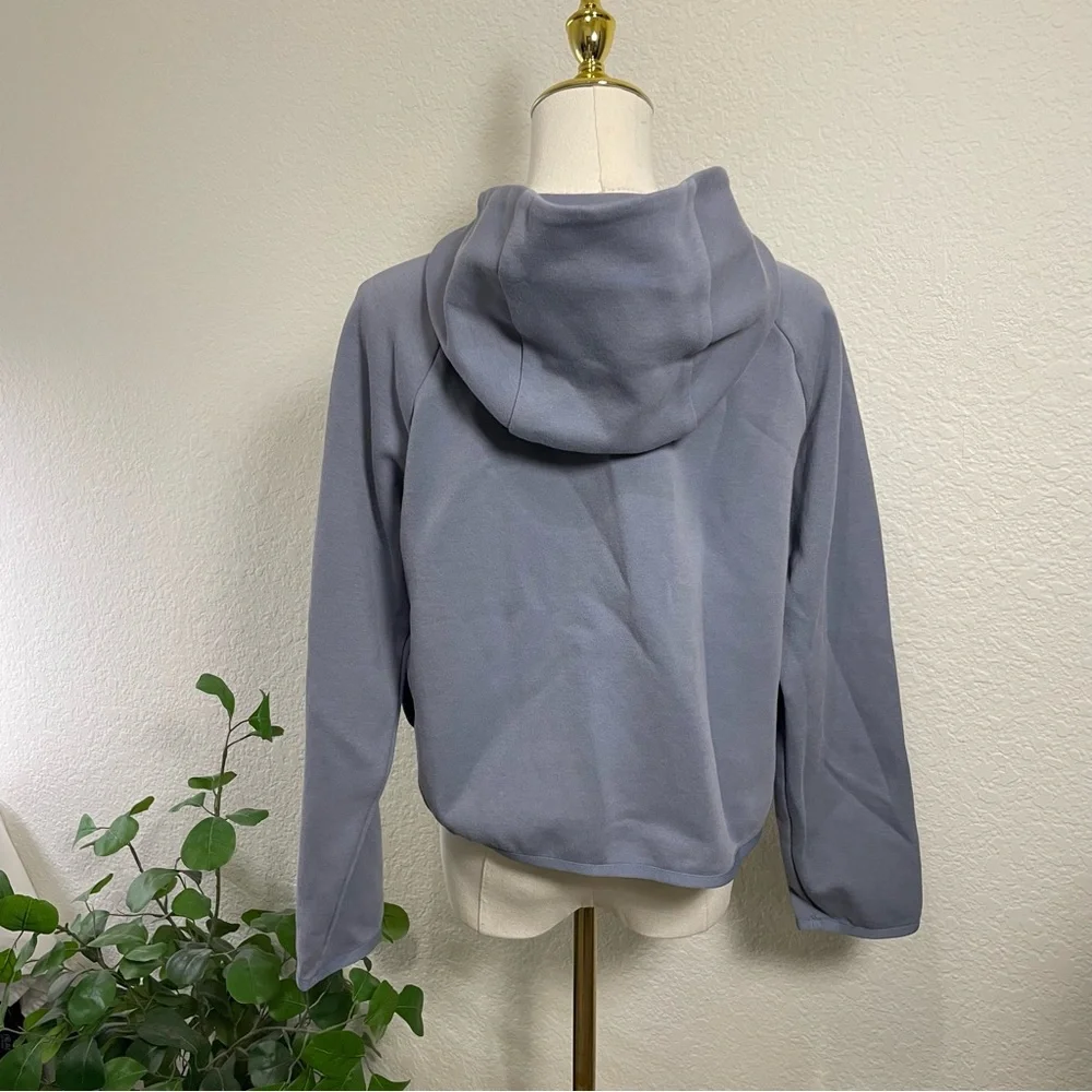 Nike Women’s Fleece Hoodie – Size M ✨