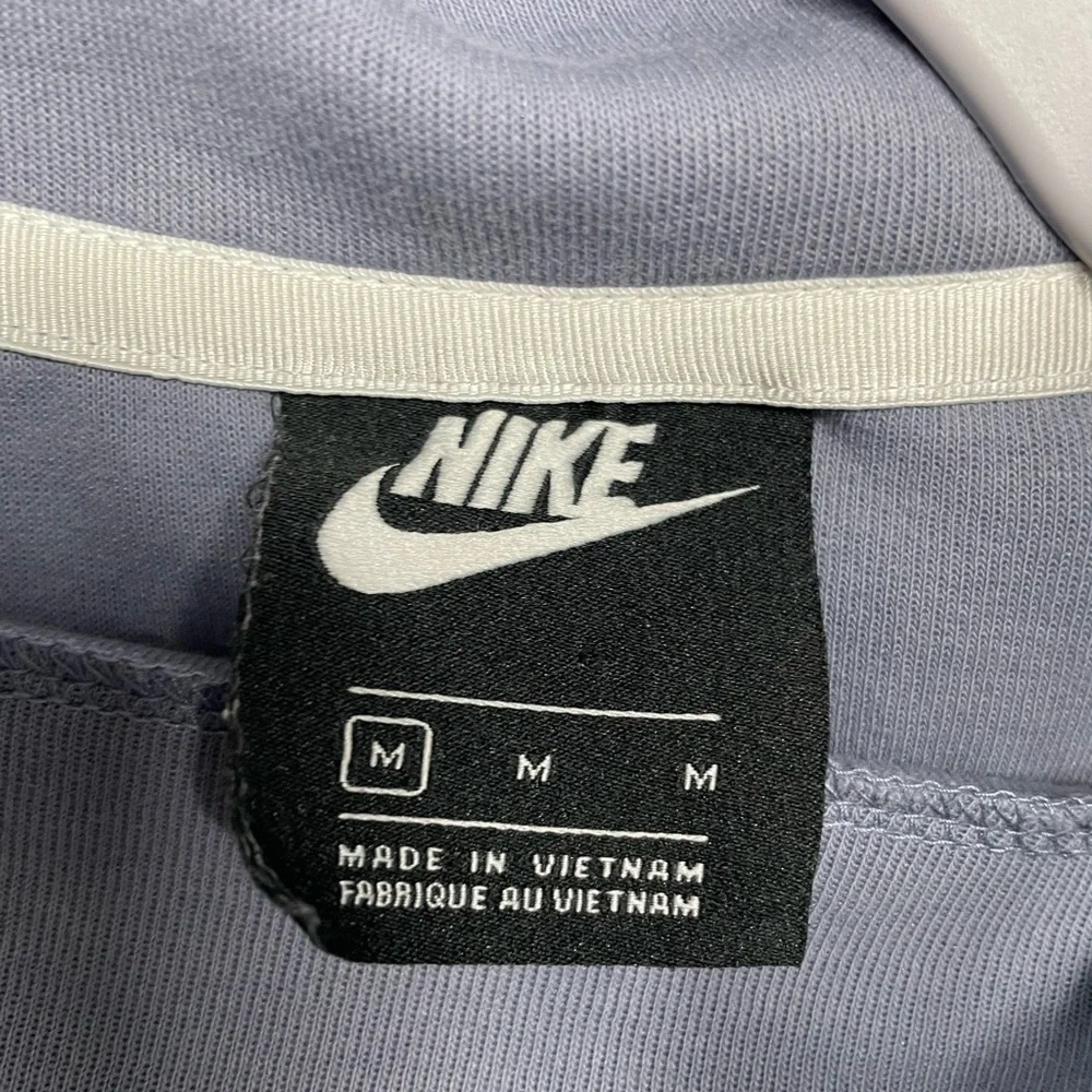 Nike Women’s Fleece Hoodie – Size M ✨