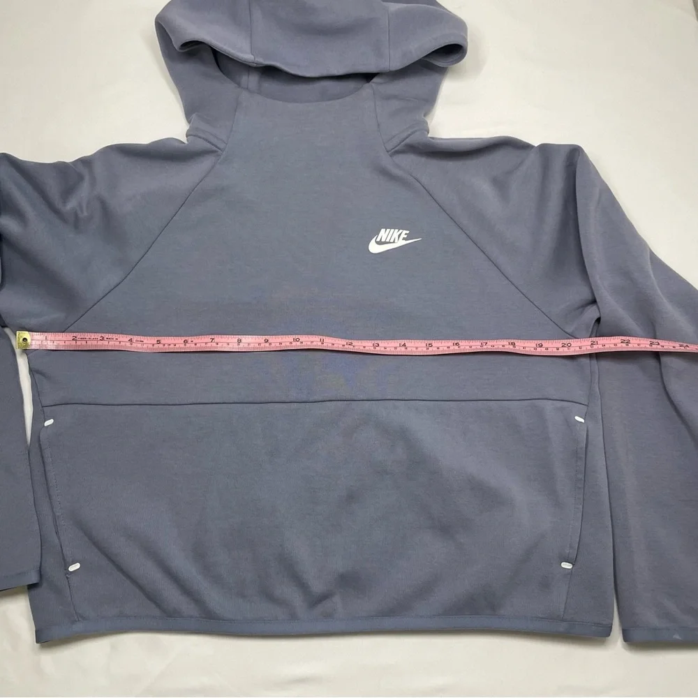 Nike Women’s Fleece Hoodie – Size M ✨