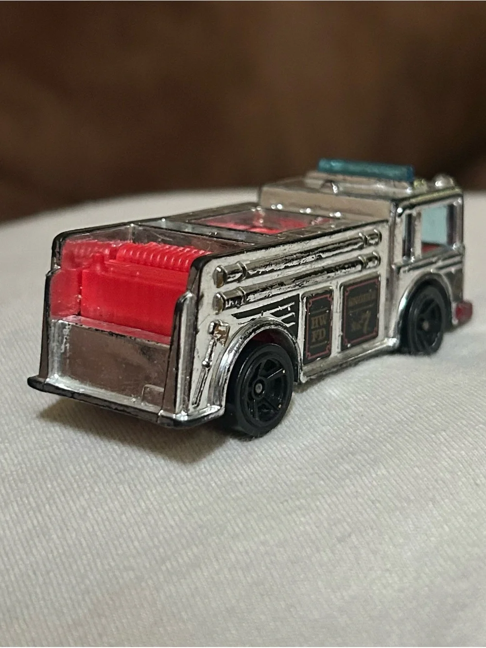 ❌SOLD❌Hot Wheels Fire Eater Chrome Silver Fire Engine No 7 Truck Diecast