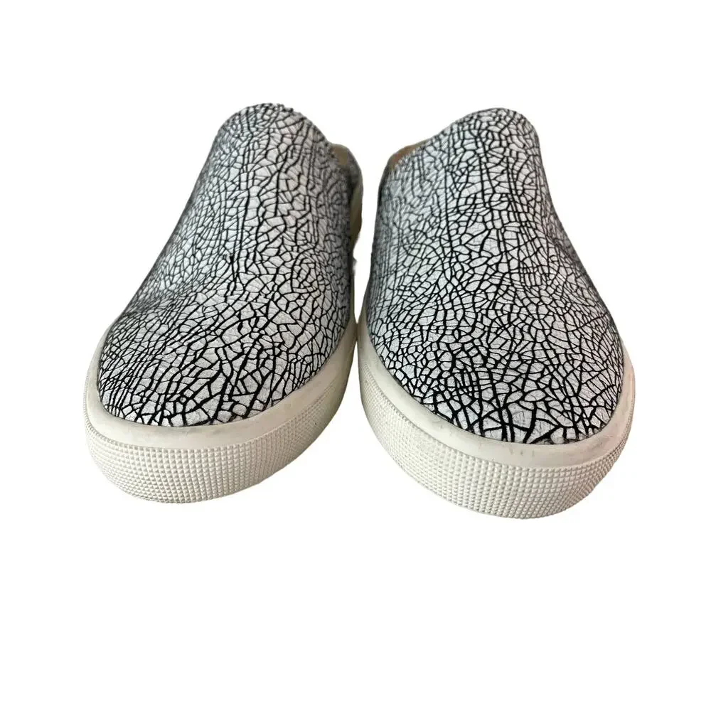 LOGO By Lori Goldstein Womens Diane Slip-On Shoes US 5.5M White/Navy Printed