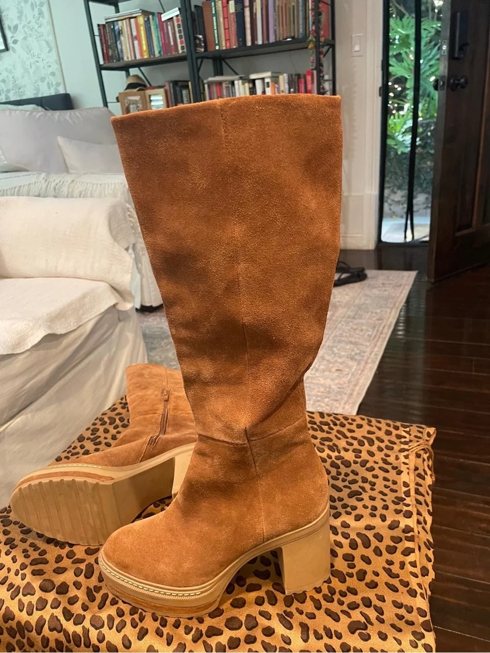 Women's Knee-High Platform Block Heel Boots in Brown Suede