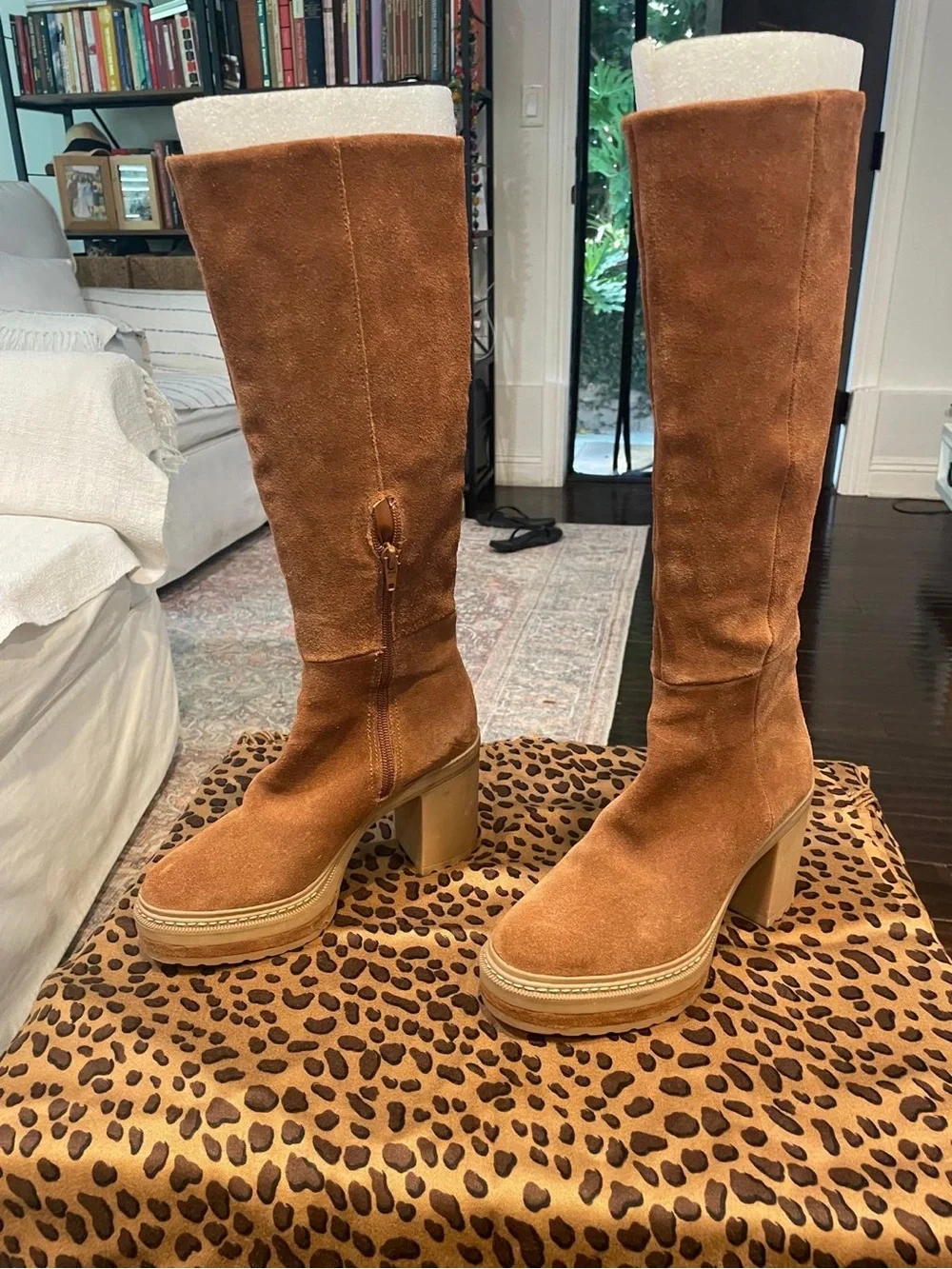 Women's Knee-High Platform Block Heel Boots in Brown Suede