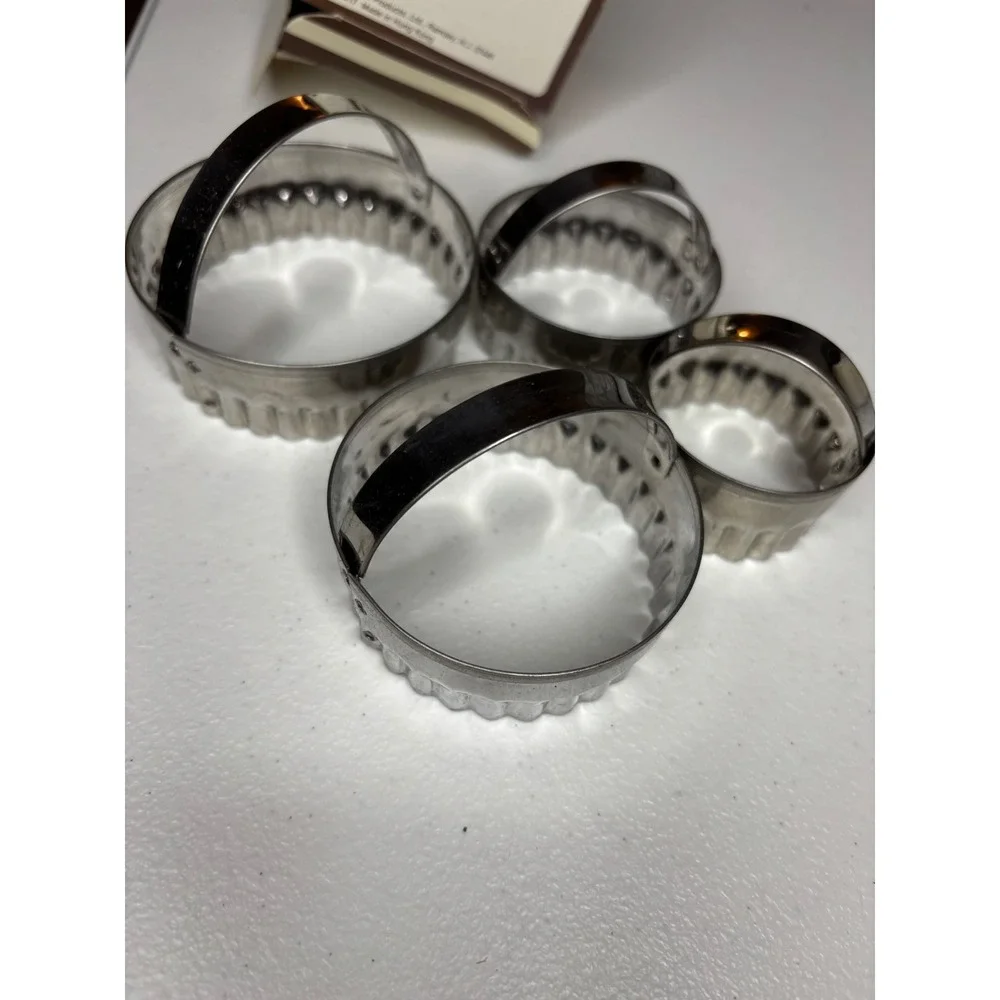 Vintage 1980 Hoan Scalloped Edge Biscuit Cutters Style 1017 Set of 4 Round Metal