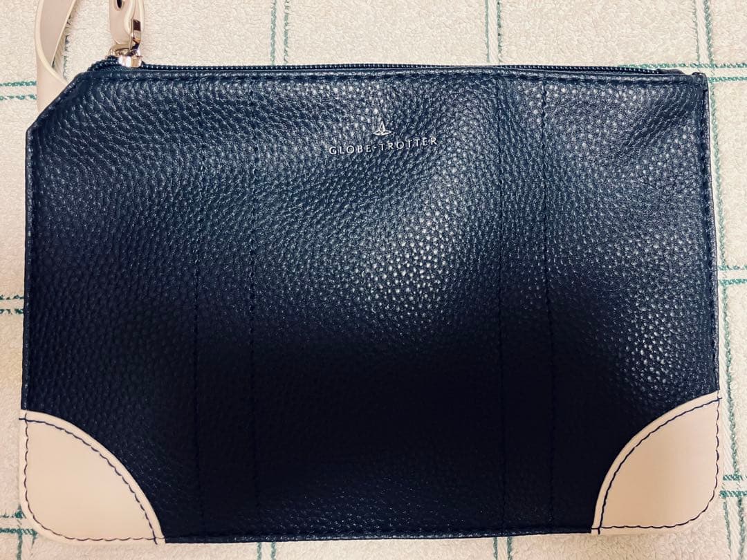 [GLOBE-TROTTER x ANA] Navy Leather Fragment Case