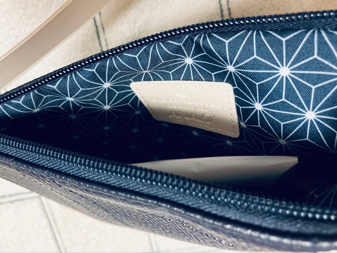[GLOBE-TROTTER x ANA] Navy Leather Fragment Case