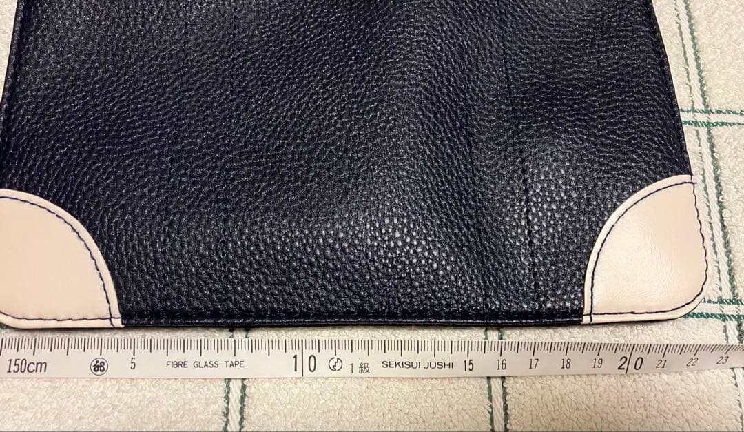 [GLOBE-TROTTER x ANA] Navy Leather Fragment Case