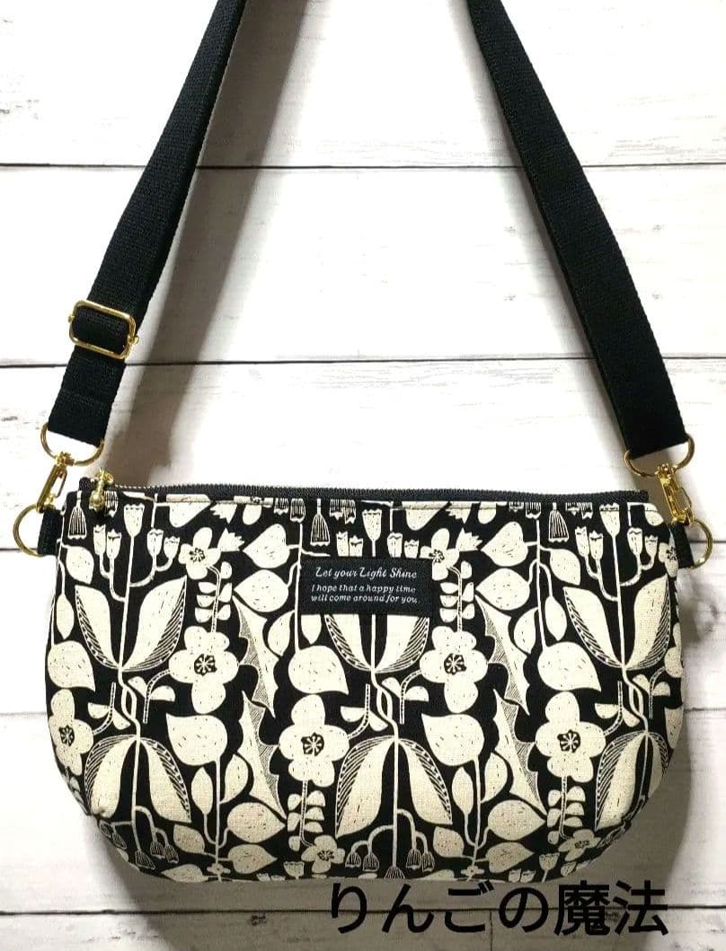 【KOKKA】Botanical Linnea Smartphone Shoulder Bag