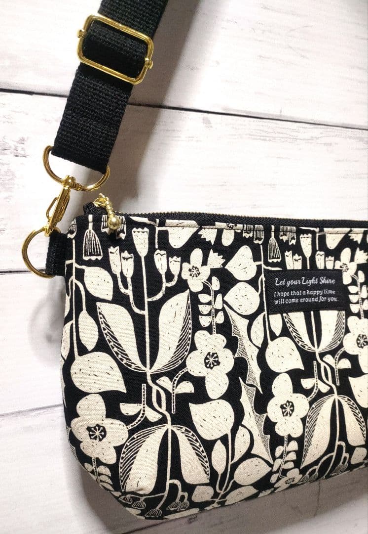 【KOKKA】Botanical Linnea Smartphone Shoulder Bag
