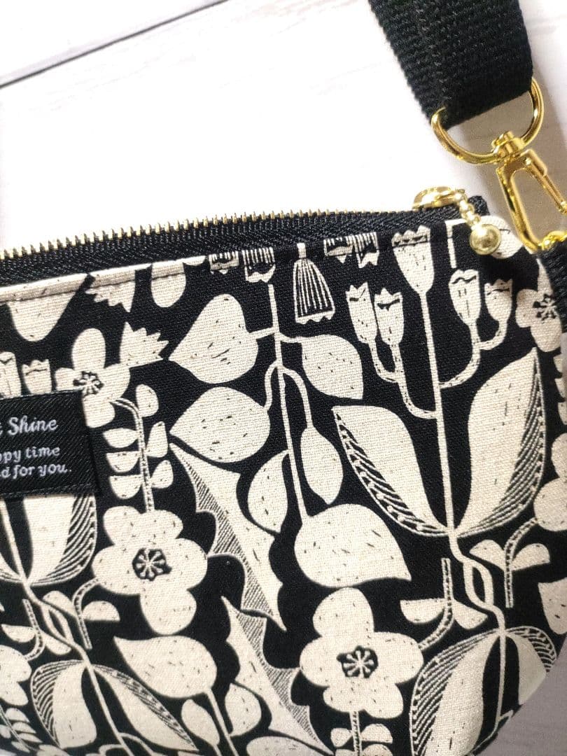 【KOKKA】Botanical Linnea Smartphone Shoulder Bag