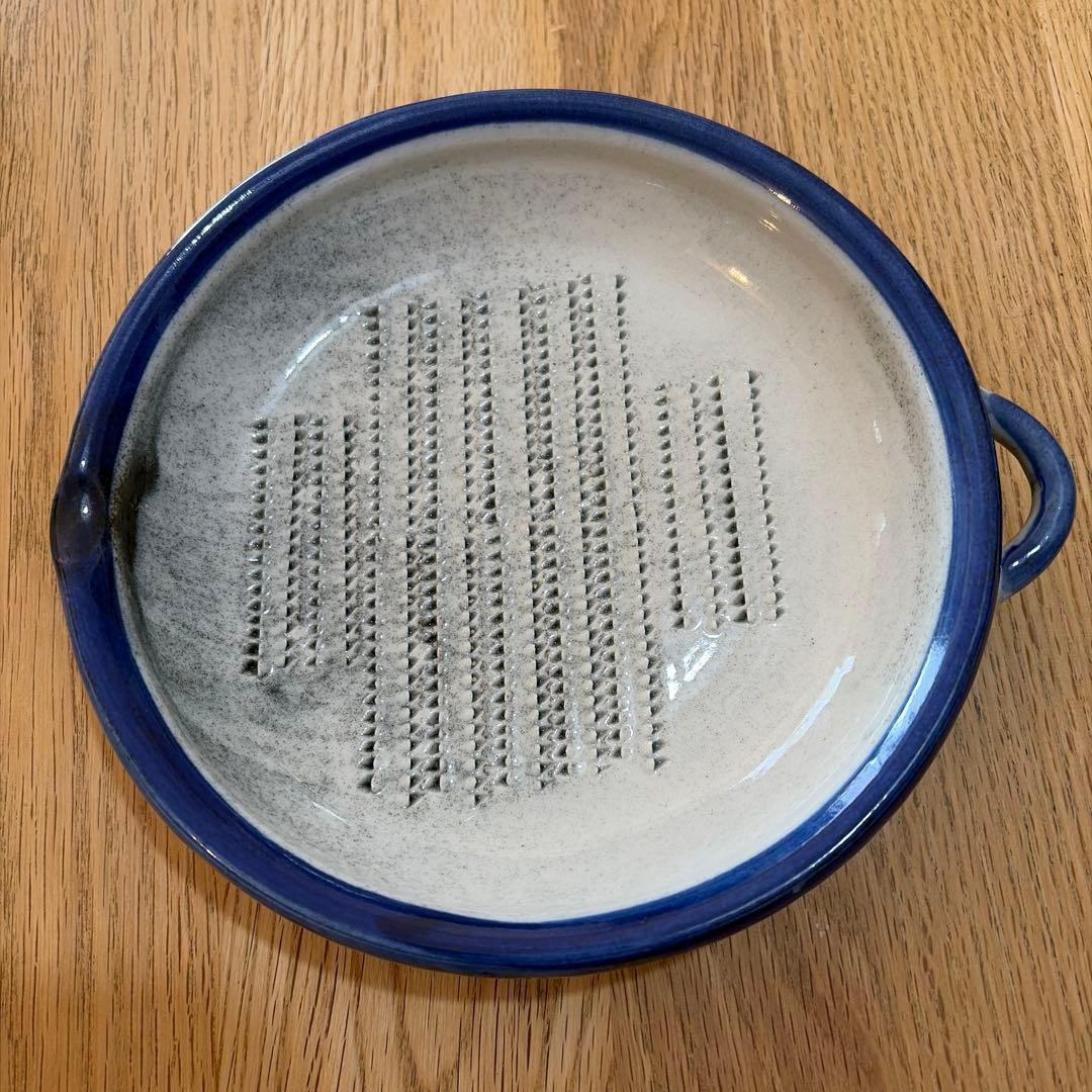 Shigaraki ware daikon grater