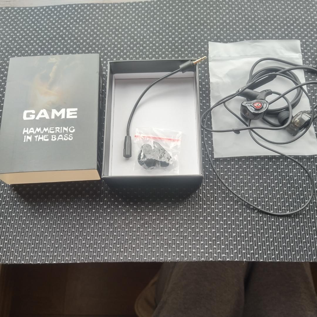 【Full Set】3.5mm Hi-Fi Gaming Headset with Microphone and Noise-Cancelling Earplugs