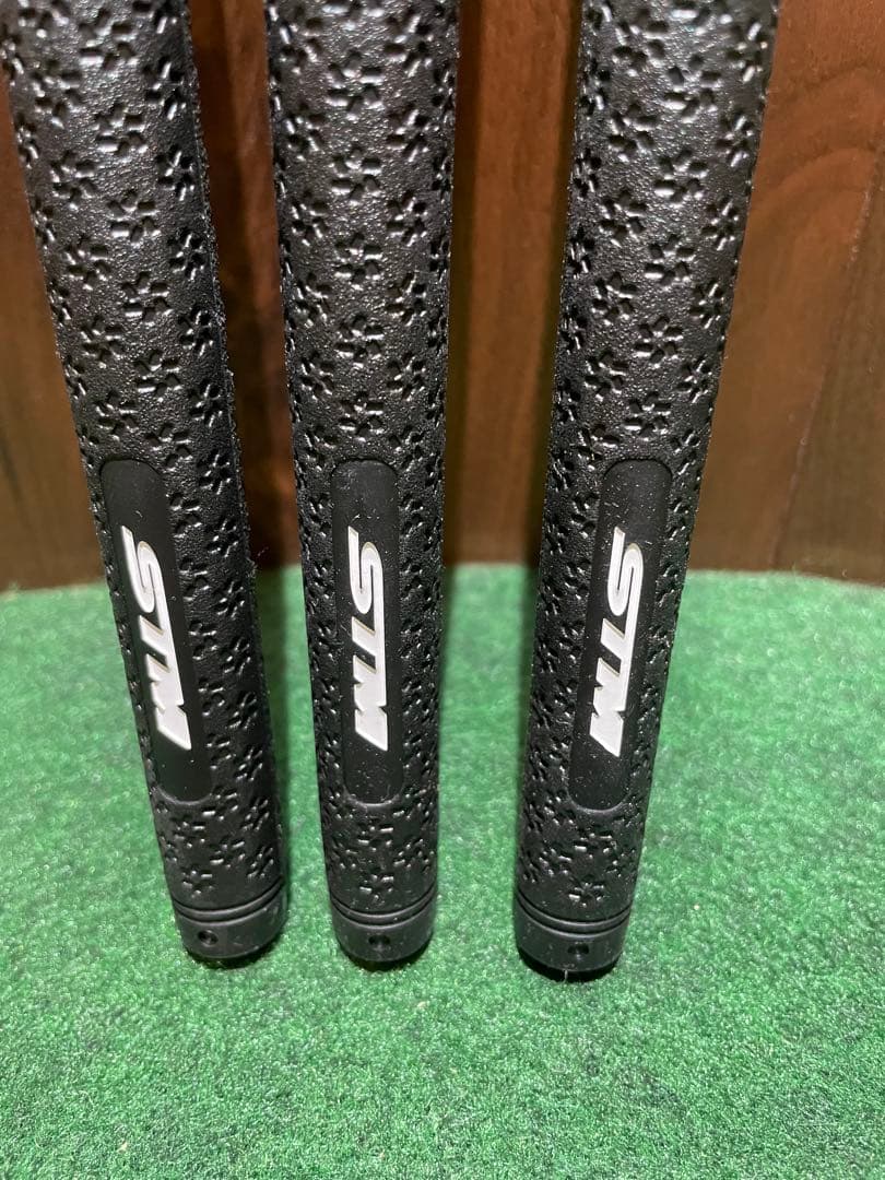 New STM M1 Grips, Set of 3, No Backline