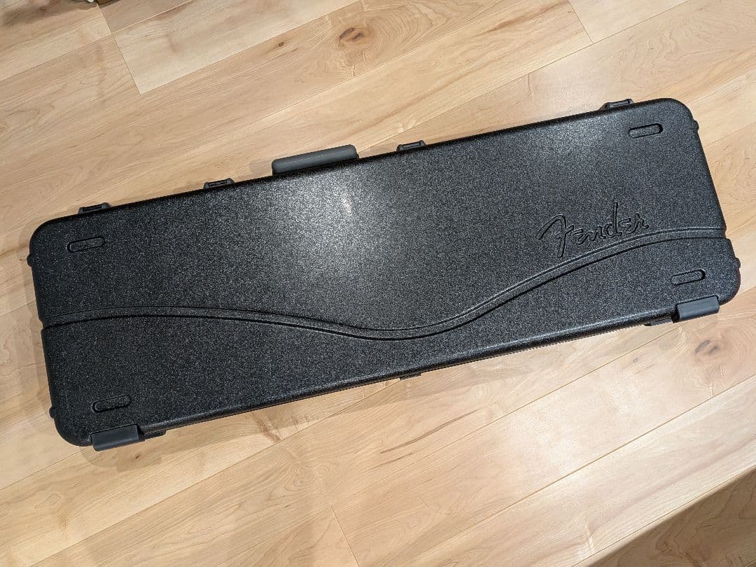 FENDER DELUXE MOLDED ELECTRIC BASS CASE