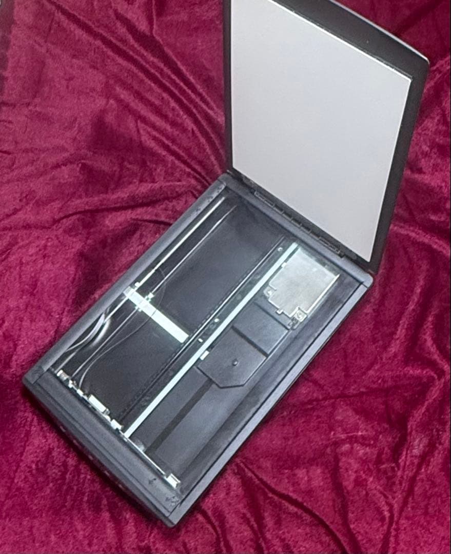 Taro-sama Canon Canoscan LiDE 210 Flatbed Color Scanner